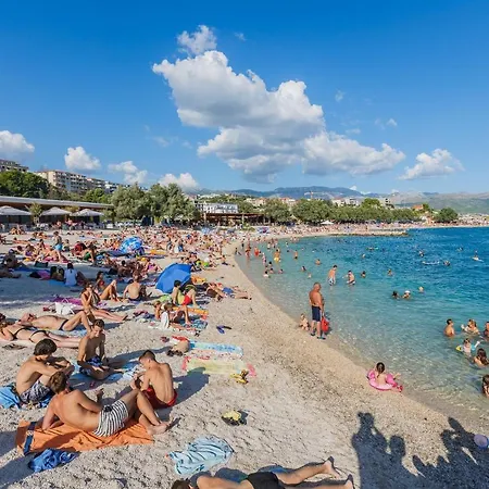 With A Parking Space - 21527 سبليت