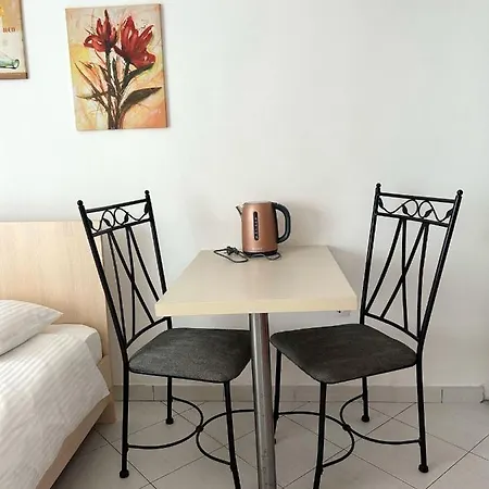 With A Parking Space - 21527